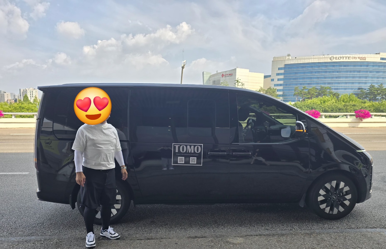Vehicle side
